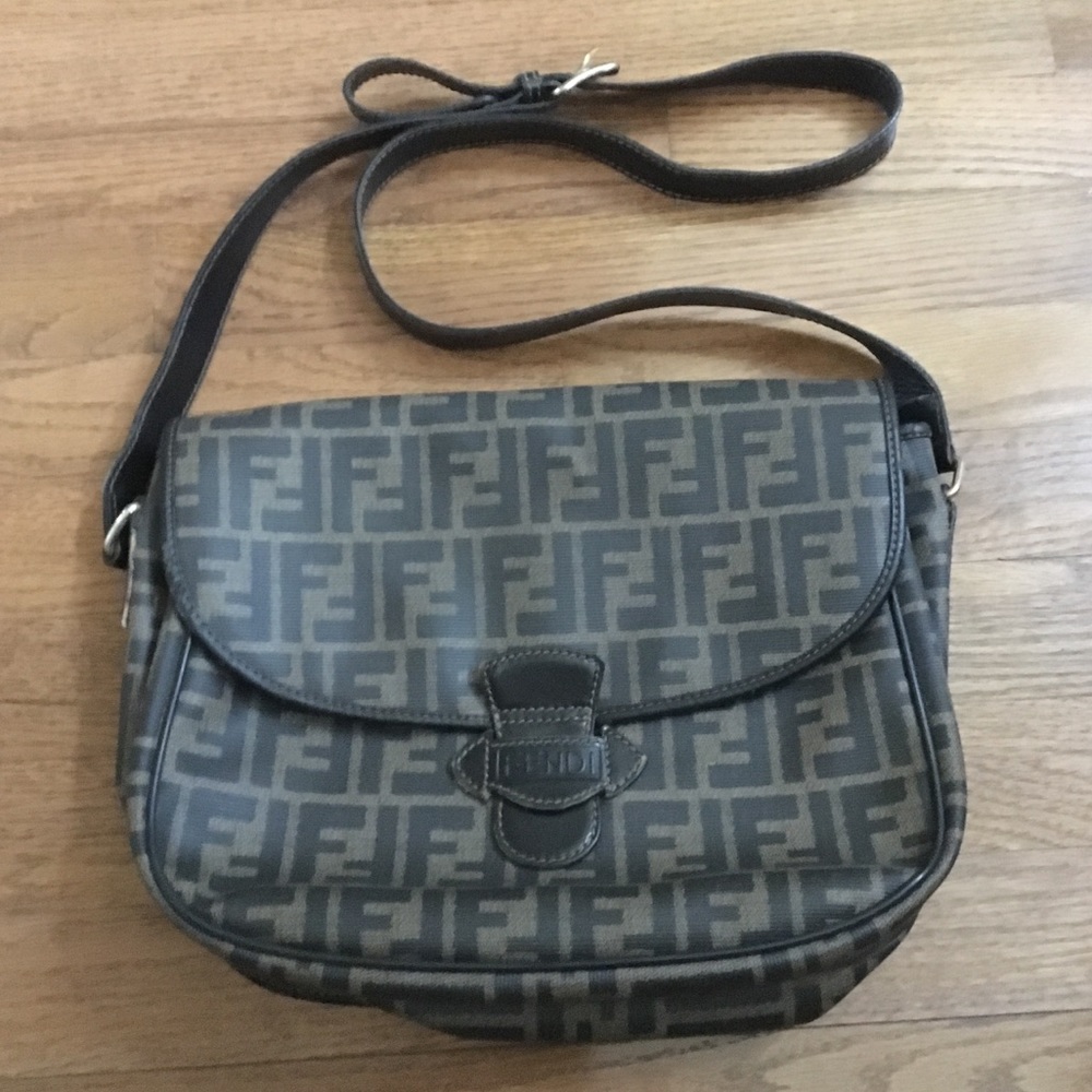 Fendi, Authentic shoulder bag